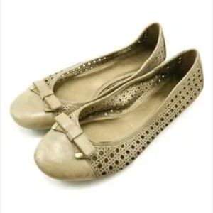 ISO Kelly & Katie Brown Bow Flats size 6.5 or 7